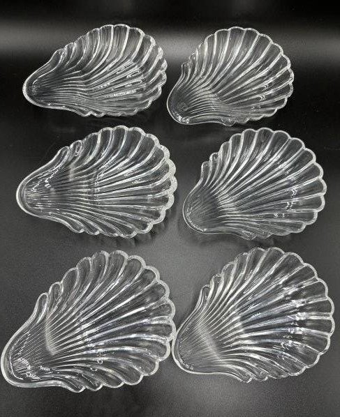 Baccarat shell bowls (6): Baccarat shell bowls (6) 6" x 4.5" each