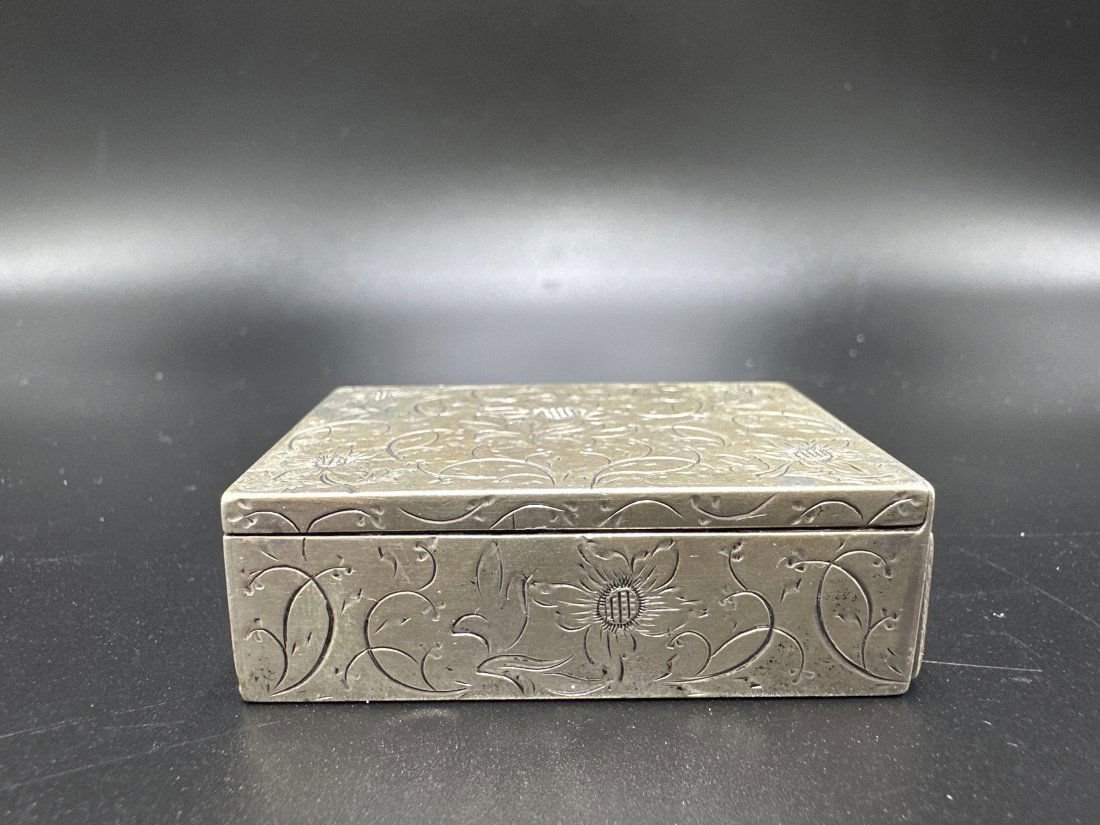 One 800 silver Italian compact (1 of 4)