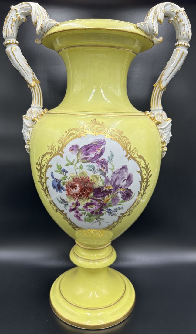 Large Meissen vase with painted flowers (1 of 6)