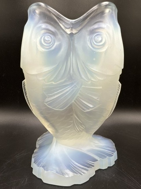 Etling France three opalescence glass fish vase: Etling France three opalescence glass fish vase 8.5 inches tall, 5 inches wide, 5.5 inch wide base