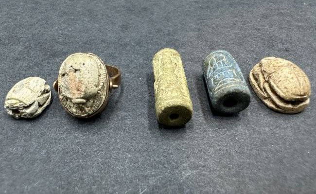 14k Gold scarab ring, scarabs and cylinders, Egyptian hieroglyphs (1 of 12)