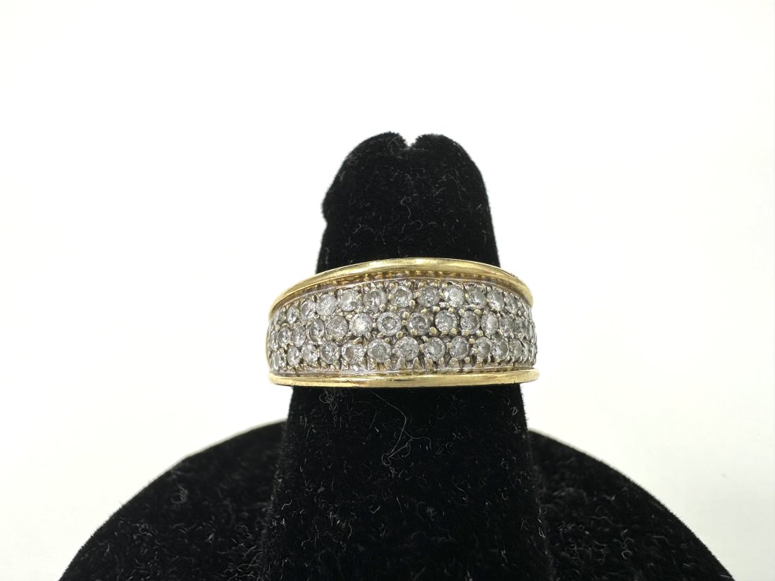 18k ring with rows of small diamonds: 18k ring with rows of small diamonds Size 7.25