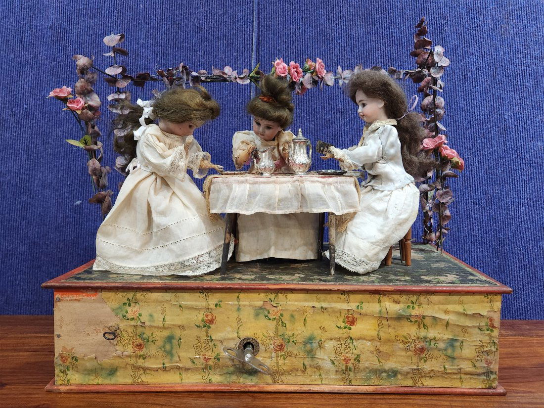 Automaton, Three Victorian girls at tea (1 of 6)