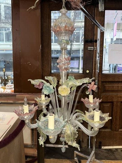 Venini/Murano chandelier: Venini/Murano chandelier Approximate Dimensions: 33 inches in height by 22 inches in diameter