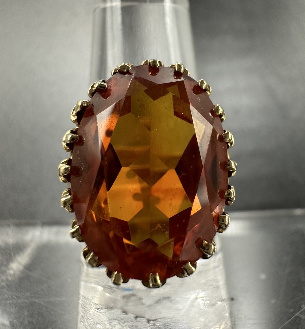 14k ring with orange stone: 14k ring with orange stone Size 5.5.