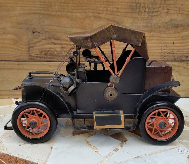 VINTAGE CAR MODEL T STYLE ANTIQUE COLLECTIBLE (1 of 5)