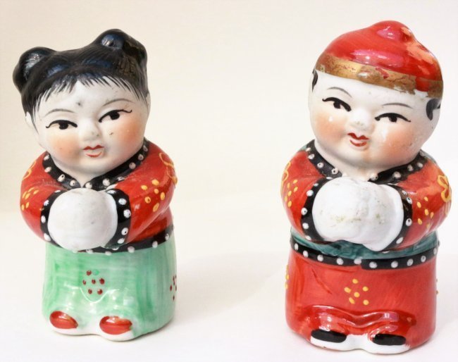 Asian Men Women Couple Set Figurine Ceramic Porcelain.: Asian Set Men Women Couple Art Figurines Miniatures.One Men & One Woman both are around 3" x 2"