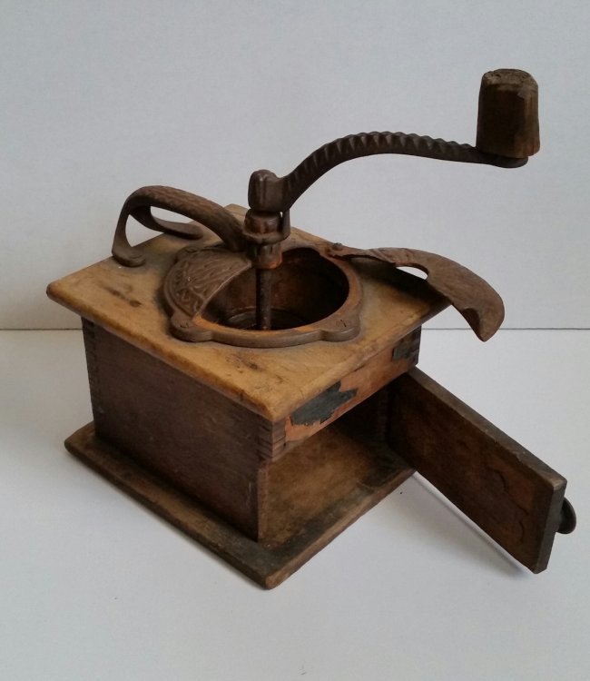 Antique Crusher In Wood And Iron (1 of 5)