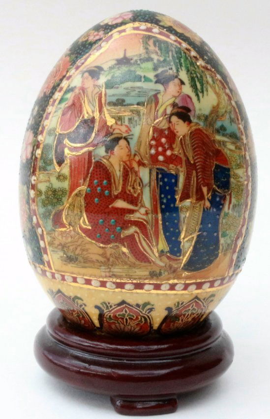 Asian Art Royal Satsuma Painted Egg Ceramic Porcelain. (1 of 3)
