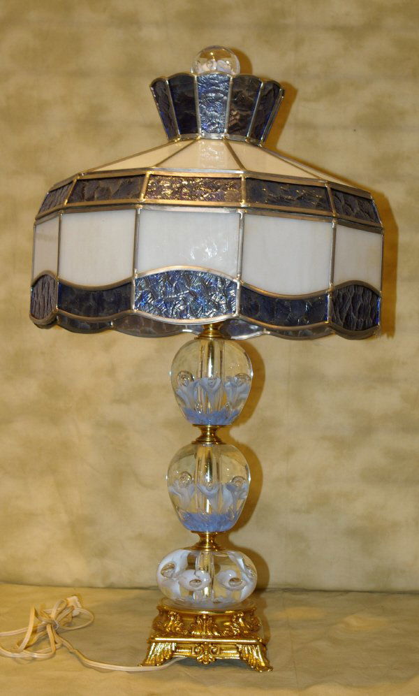 1080 St Clair Paperweight Lamp