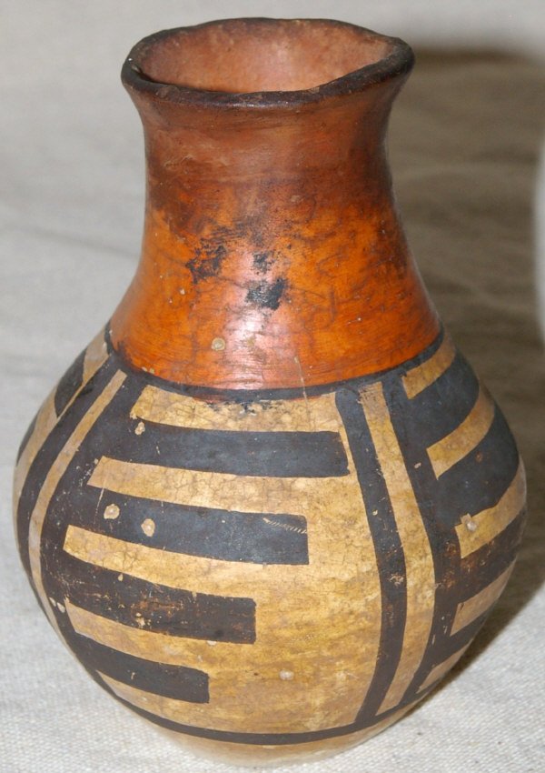 Native American Indian Clay Pottery Vase.