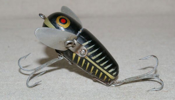 Crazy Crawler With Two Piece Flap Hook Fasteners: Heddon Crazy Crawler With Two Piece Flap Hook Fasteners. Length 3" qty: 1