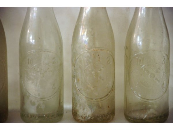Vintage Dr Pepper Metal Bottle Carrier & Bottles - 10