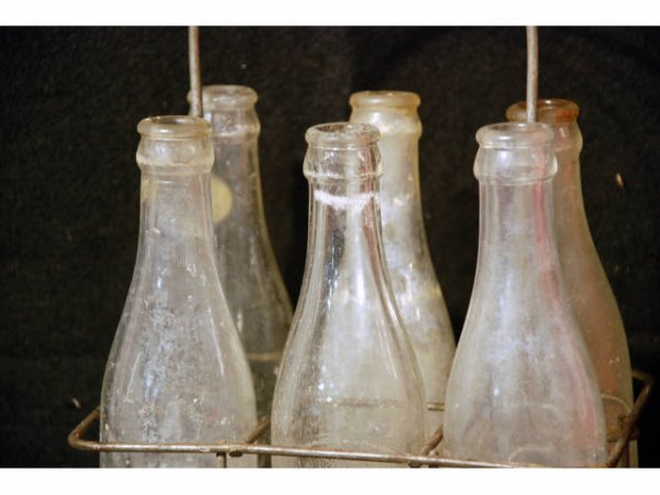 Vintage Dr Pepper Metal Bottle Carrier & Bottles - 2