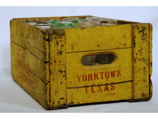 1920s Dr Pepper Crate & Bottles Yorktown Texas: 1920s Dr Pepper Crate Marked Yorktown, Texas With Assorted Embossed Script Logo Bottles. Very Early Crate Holds Bottles Upside Down. 3 Bottles Marked On Bottom From Temple Texas, 1 From San Angelo Tex