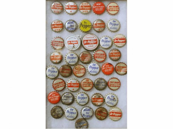 Assorted Vintage Dr Pepper Bottle Caps: Assorted Vintage Dr Pepper Bottle Caps. Includes Bottle Caps From the 1930s-1960s. Case Measures 12" Long, 8" Wide, 1" Deep.
