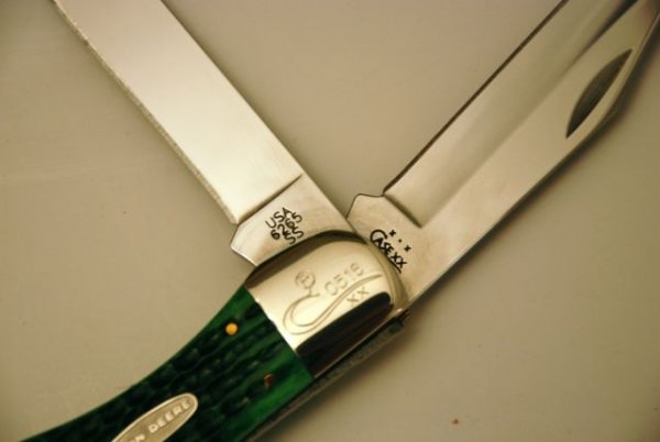Case Knife & John Deere Tractor Set In Box - 4