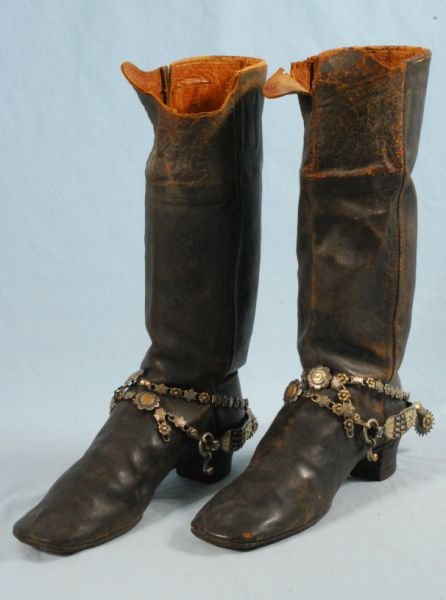 622 Pair Of Antique Boots Ornate Gold Silver Spurs Mar 14 2010 Burley Auction Group In Tx