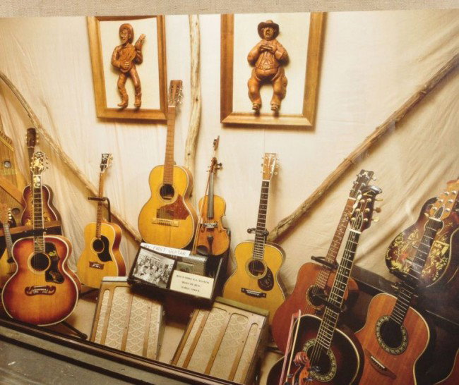 Roy Rogers' Set of 4 Duff Tweed Carvings RR - 10