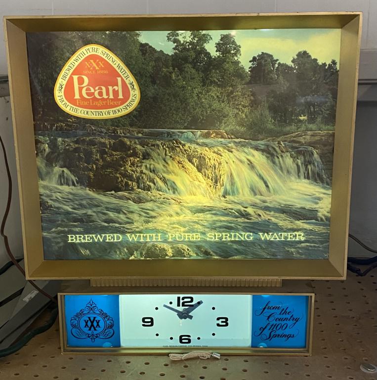 Pearl Beer Waterfall Motion Lighted Clock: In working condition