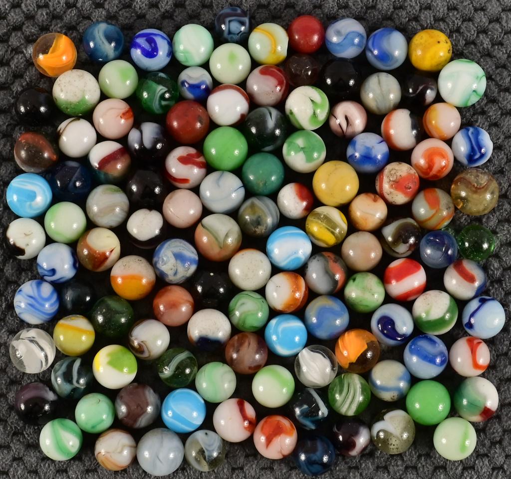 (118) Marbles: Approx. 1/2" to 3/4"