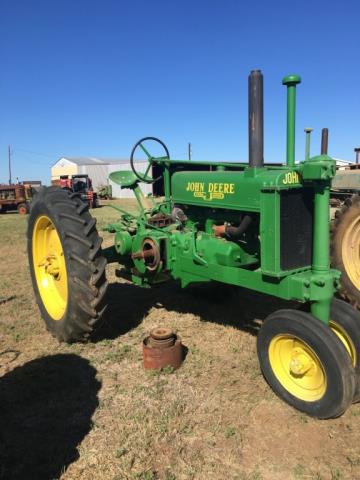 1938 John Deere Model G Tractor: S/N 7433. Runs, mostly restored. Needs new clutch installed.