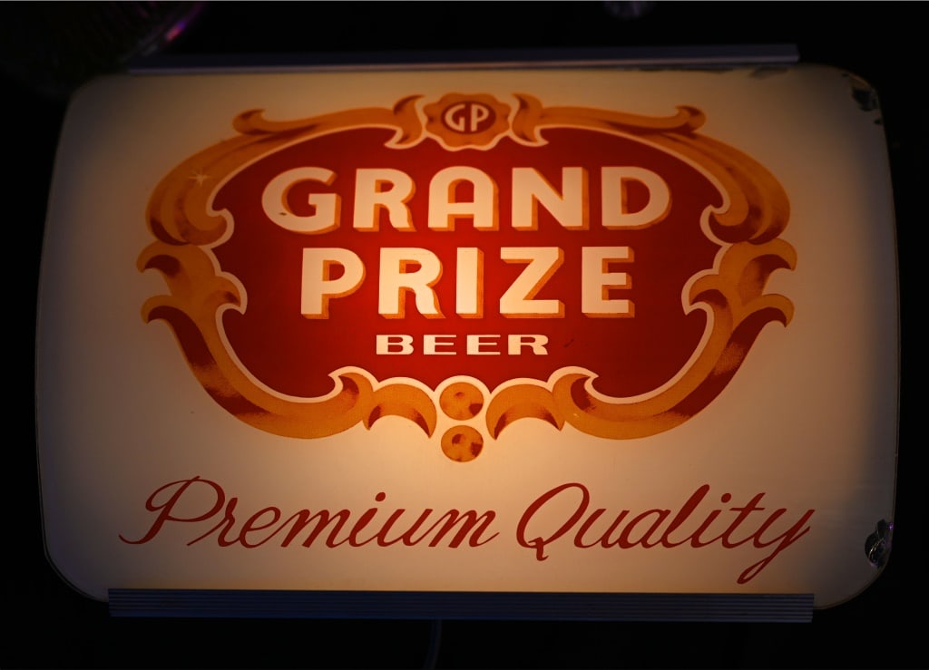 Grand Prize Beer Lighted Sign (1 of 4)