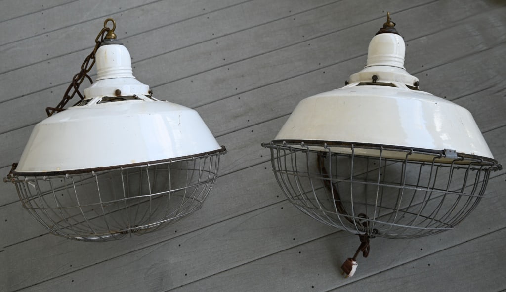 Pair of Vintage Porcelain Gas Station Lights (1 of 6)