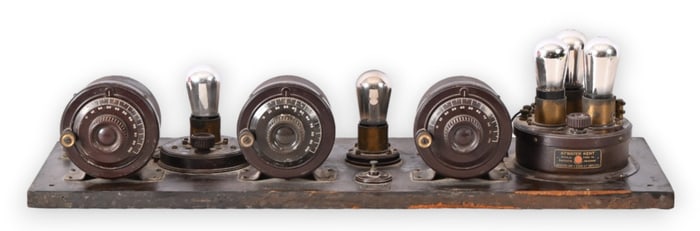 Atwater-Kent "Breadboard" Radio Receiver