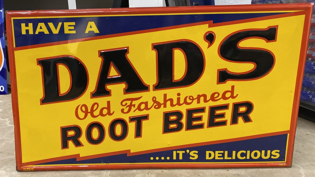 Dad's Root Beer Original 4x8 Sign: Original sign in very good condition. 32" x 56".