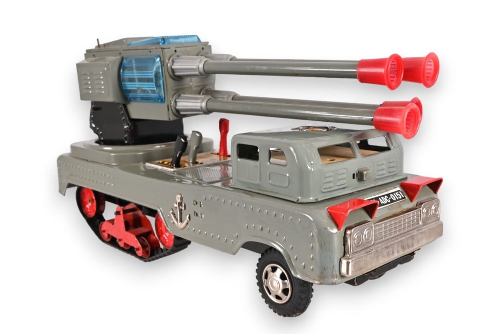 Linemar Toy Navy Air Defense Pom Pom Truck (1 of 5)