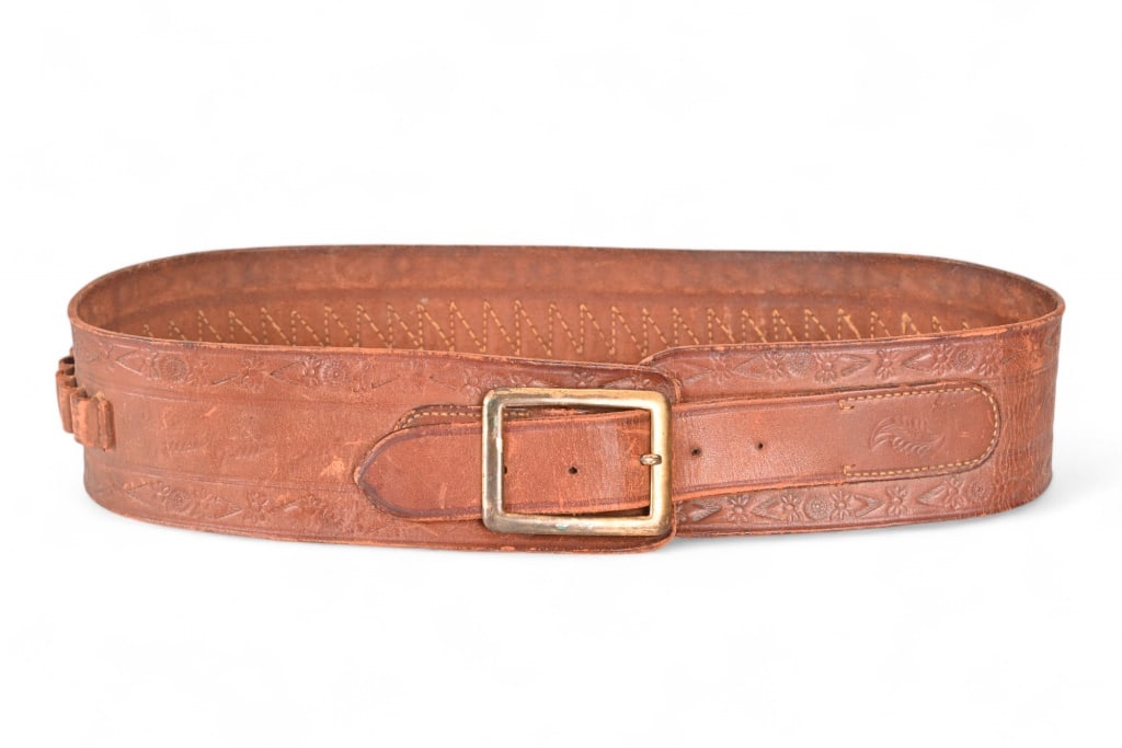 Gun Belt Made For Horse & Rider: Marked for .32020 cartridges. Measures 3" x 42.5"