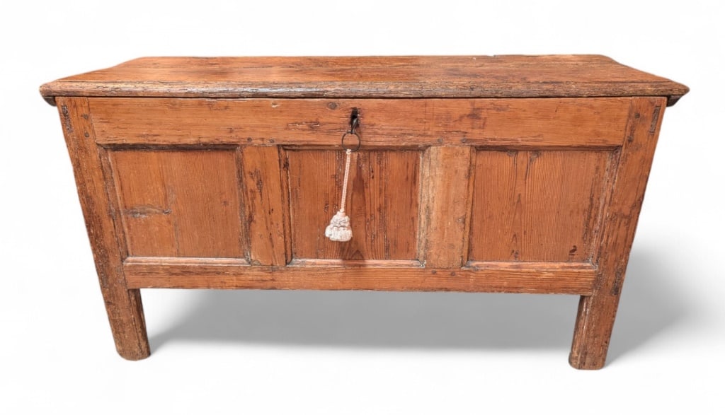 Antique Blanket Chest- Early American: 16" x 25" x 46"