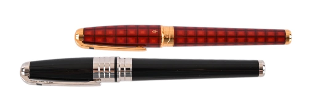 (2) ST Dupont Olympio Vertigo Fountain Pens: Olympio Vertigo black/platinum and red lacquer fountain pens.