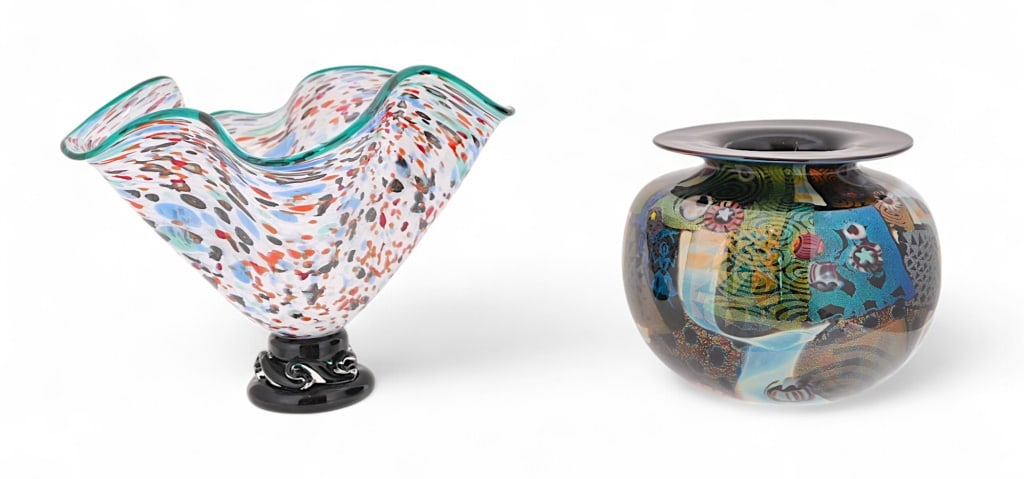 Vanderlaan & Lindsay Studio Art Glass (Pair): Peter Vanderlaan glass art vase (5.5" x 6.5") , Lindsay Art Glass fluted tutti-frutti bowl, (7"x 8").