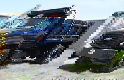 2002 GMC 8500 Dump Truck