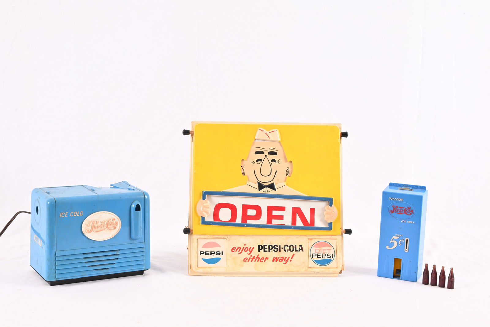 (3)Vintage Pepsi Advertisement Items (1 of 4)