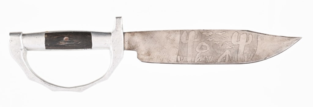 Antique Mexican Fighting Knife: Mexico Engraved Knuckle D Guard horn handle knife. 7 1/4" blade 4 1/2" handle.