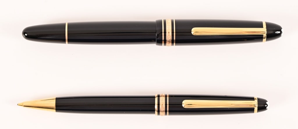 Montblanc Meisterstuck Classique Gold 2-Pen Set: Large body rollerball pen and Mechanical Pencil. Excellent condition.