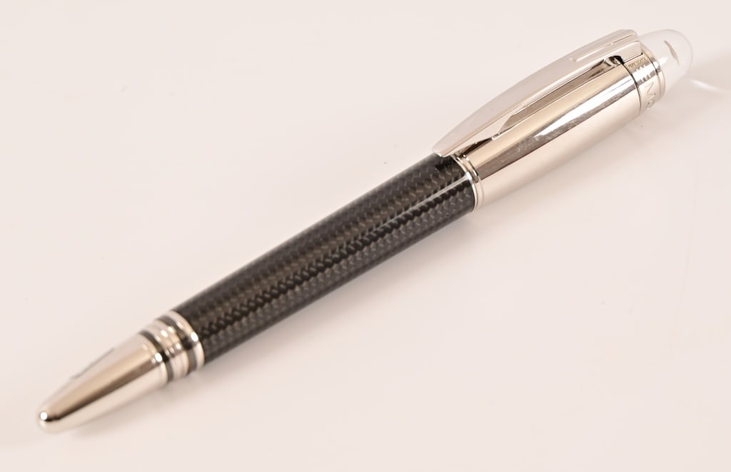 Montblanc Starwalker Ultimate Carbon Fountain Pen: Montblanc Starwalker Ultimate Carbon Fountain Pen