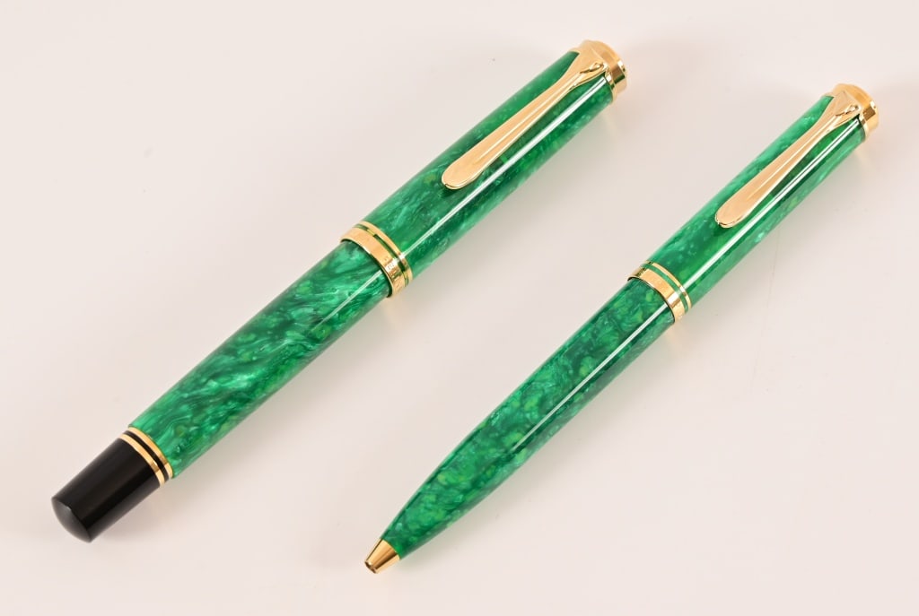 Pelikan Special Edition Vibrant Green 2-Pen Set: Pelikan Souveran 2014 Special Edition M600 Vibrant Green