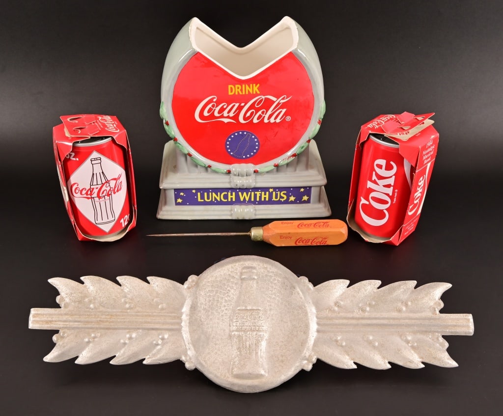 Collection of Coca-Cola Memorabilia (1 of 16)
