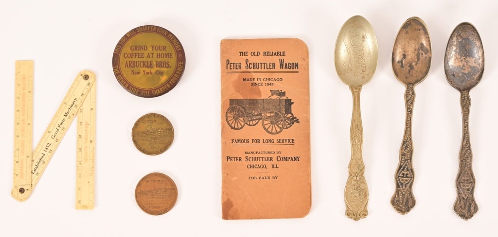 Collection Antique Advertising Memorabilia (1 of 6)