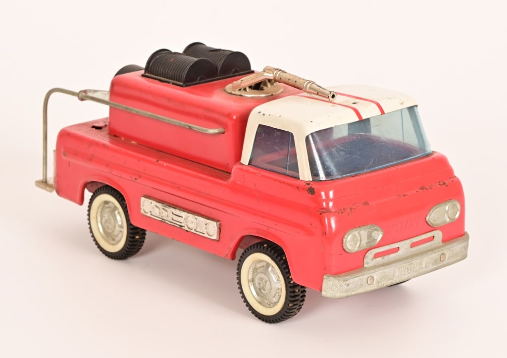 Vintage Nylint Fire Fire Truck (1 of 9)