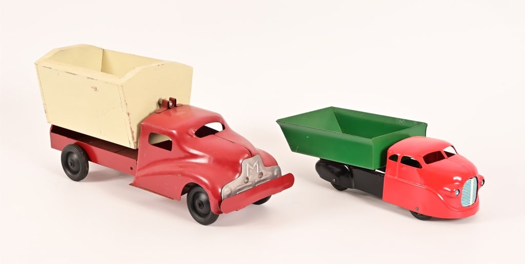 2 Vintage Toy Dump Trucks (1 of 13)