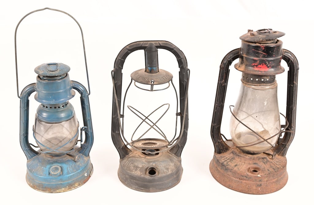 (3) Antique Kerosene Lanterns: (3) Antique Kerosene Lanterns