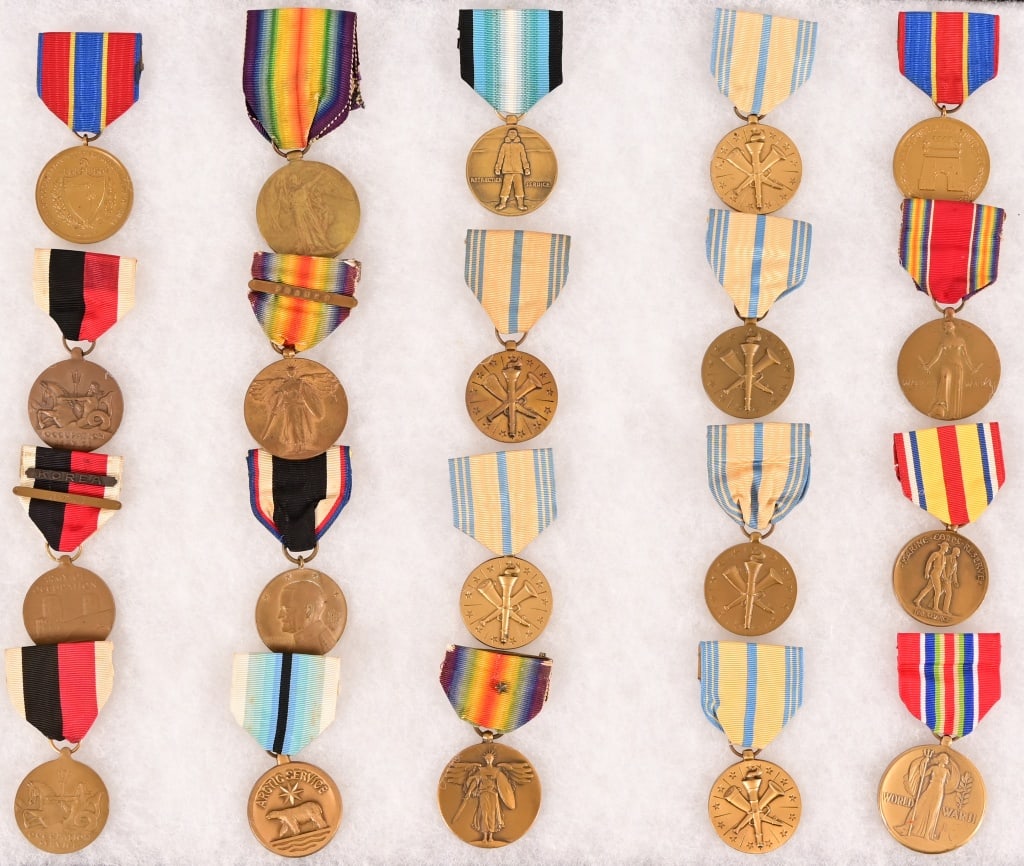 Collection of US Service Medal Insignia (1 of 5)