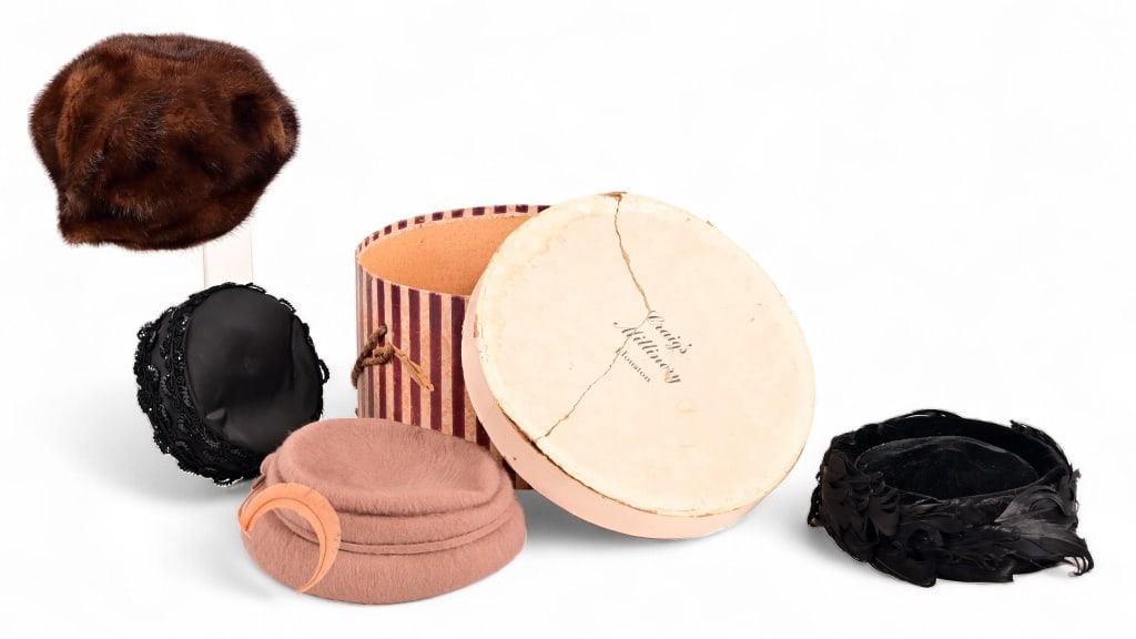 (4)Vintage Ladies' Fashion Hats: (4)Vintage Ladies' Fashion Hats