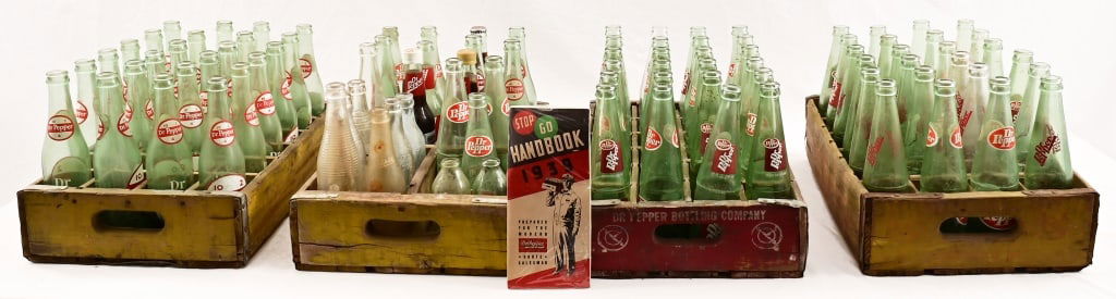 Vintage Dr. Pepper Salesman Book, Crates & Bottles (1 of 12)