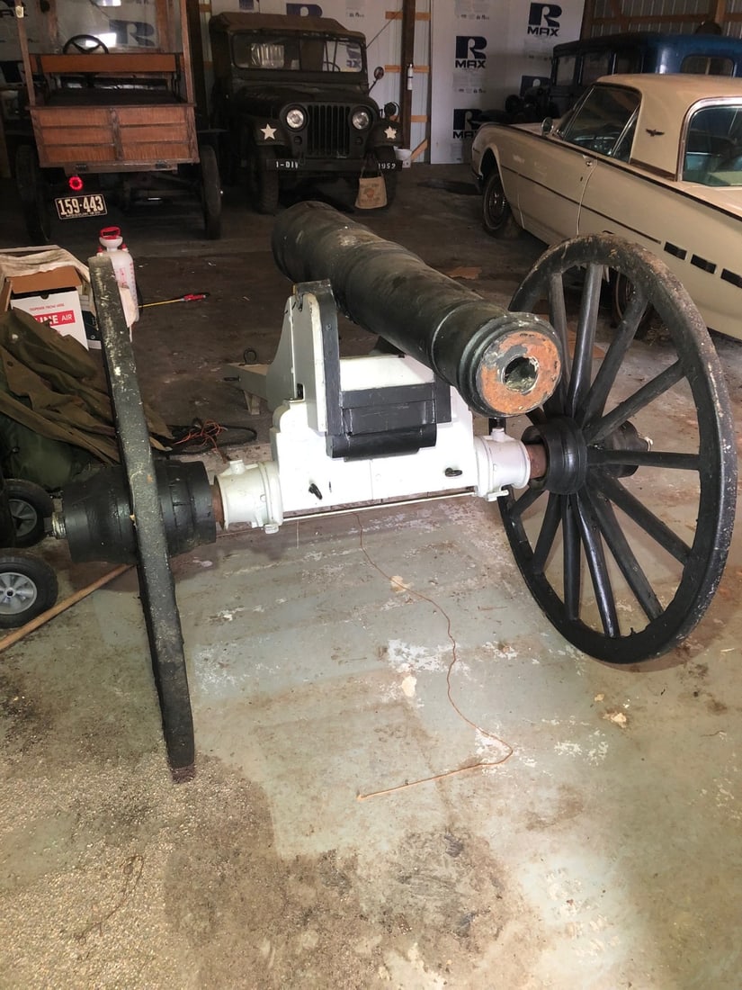 Cannon Full Size Replica On Carriage: Sold from where it sits in Tennessee an hour north of Memphis. Shipping & transport the responsibility of the buyer.